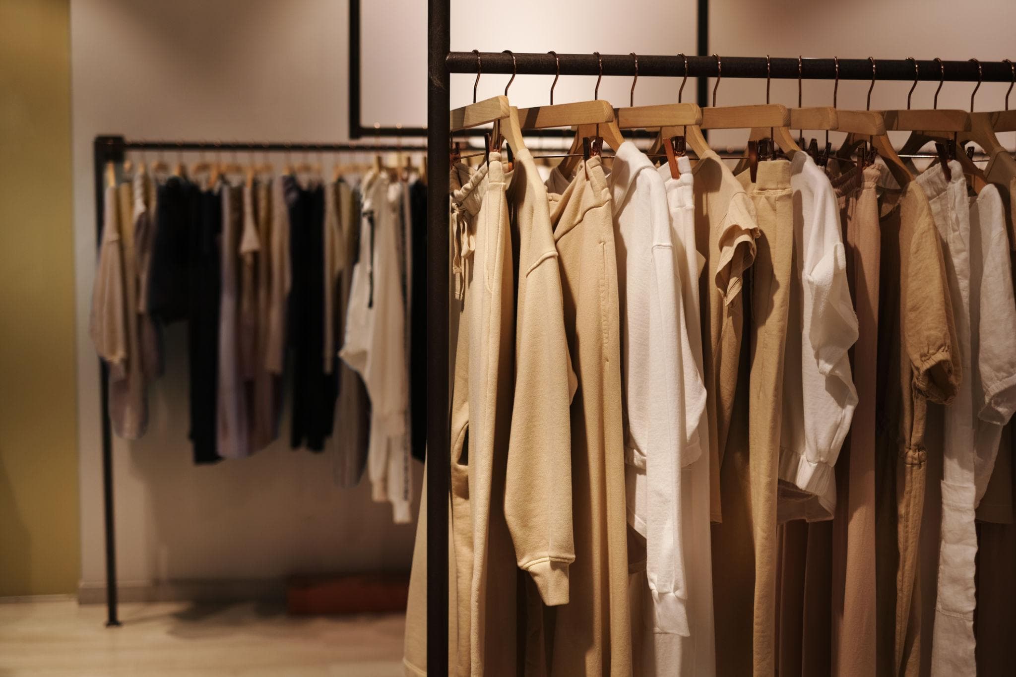 Julian Fashion: Where Luxury Meets Modern Elegance