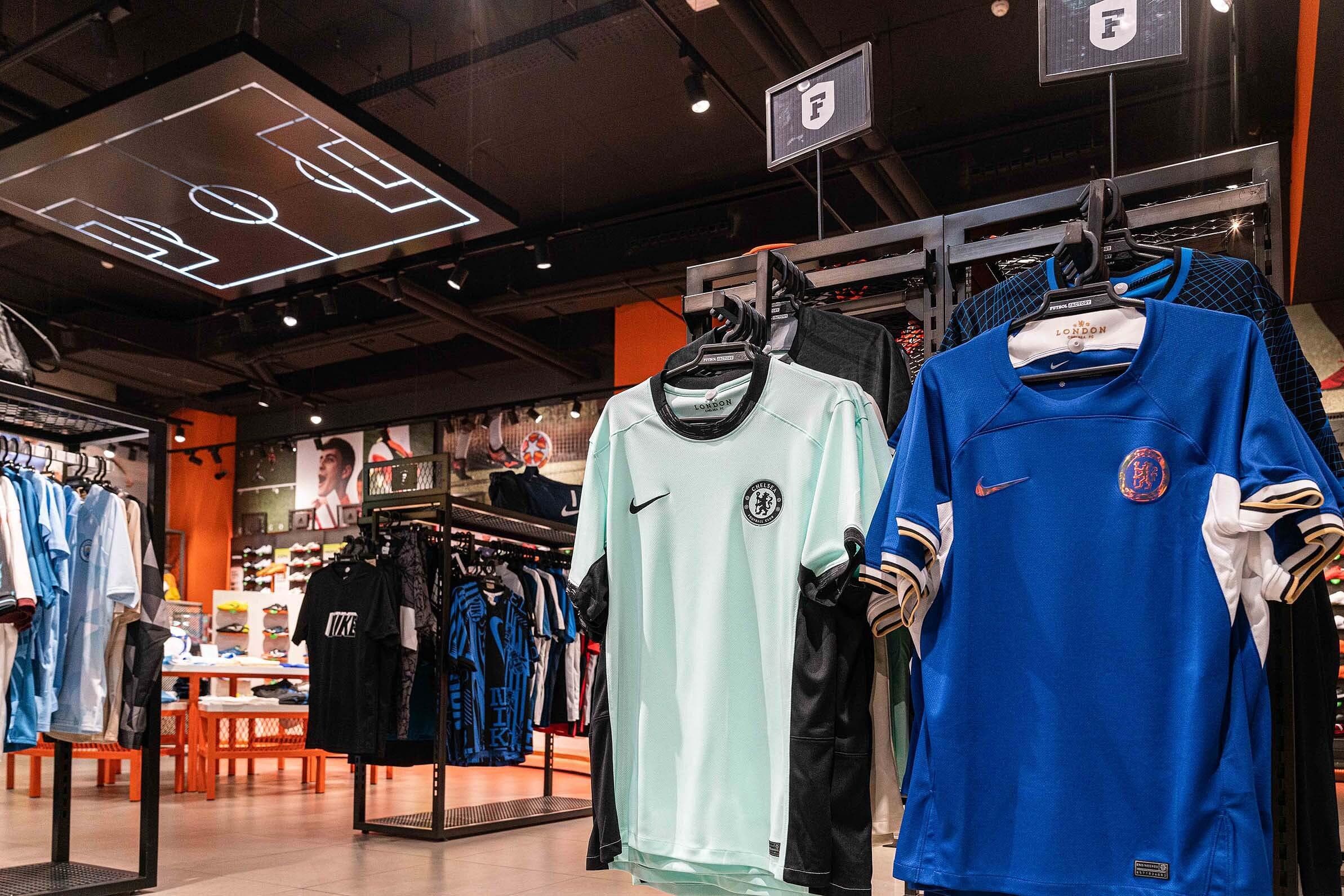 Foot Factory : Des Maillots de Football pour Tous les Passionnés